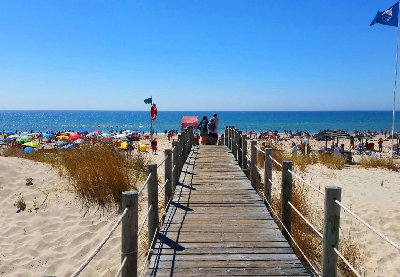 Apartamento en Cabanas de tavira - “Escapada de cabañas”/Ático soleado, piscina y te 