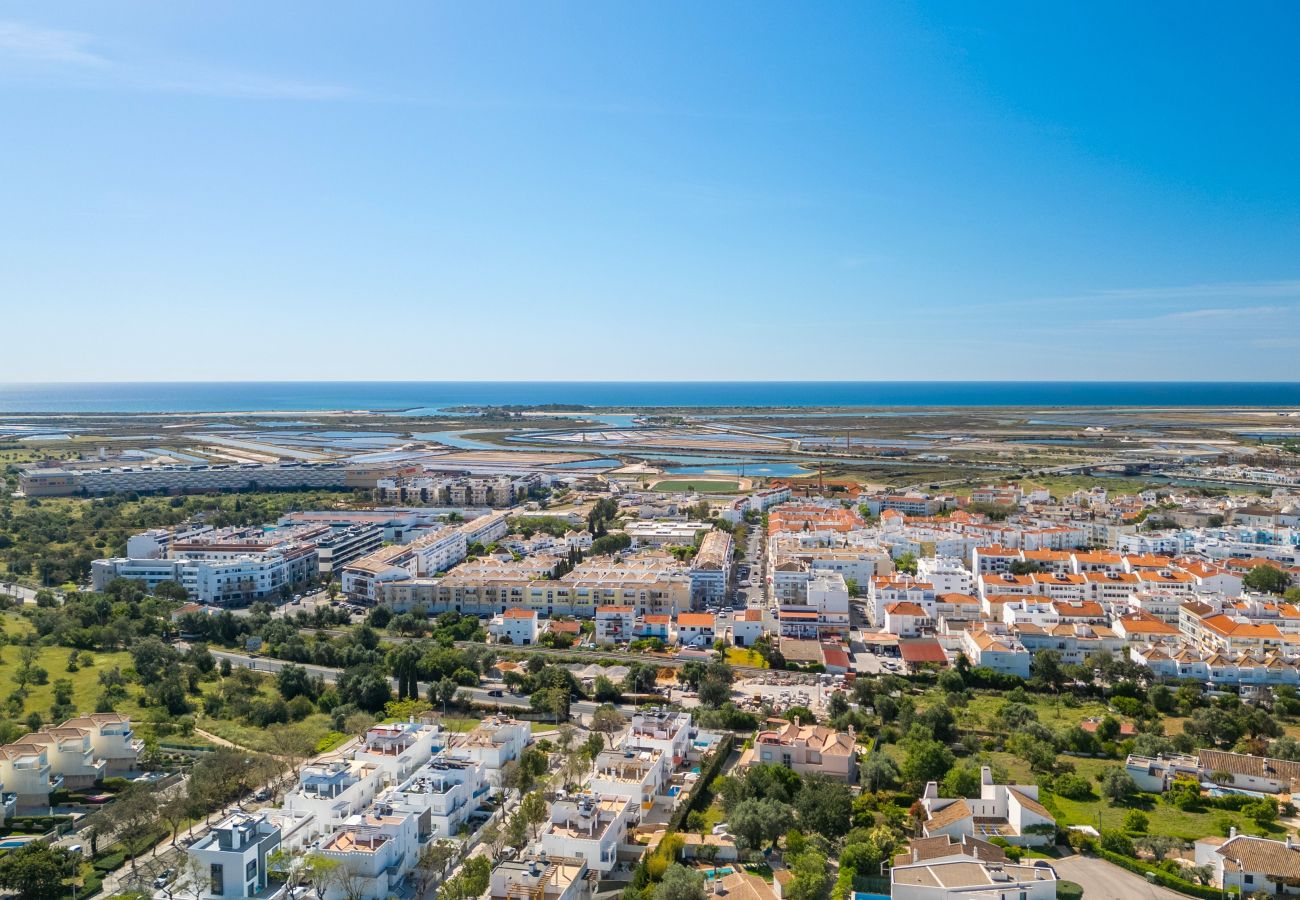 Casa adosada en Tavira - CASA CHEILE, Urbanização Marlin