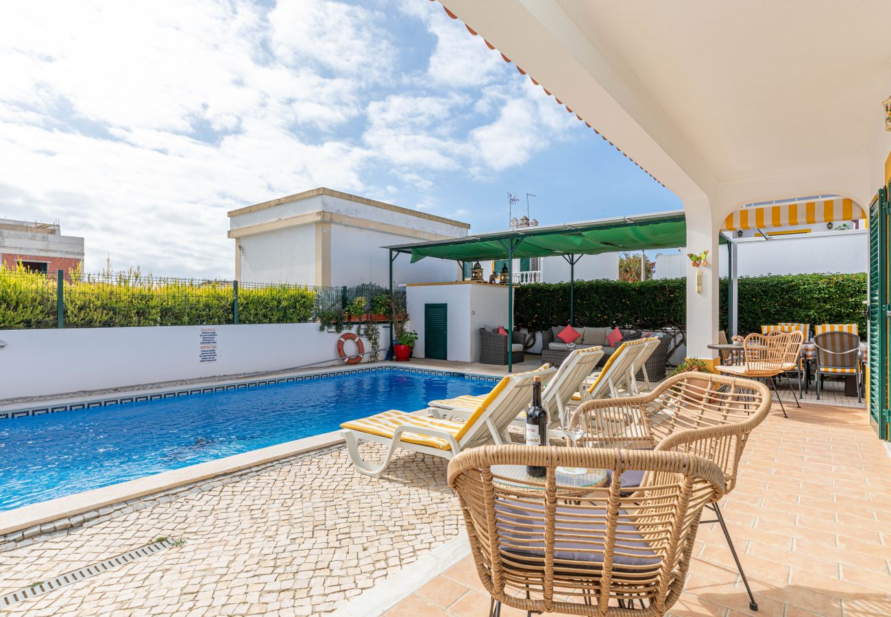 Villa en Altura - Villa Regato/Con piscina, cerca de la playa y del 