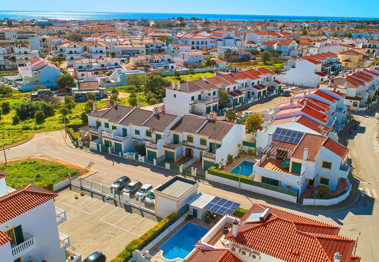 Villa en Altura - Villa Regato/Con piscina, cerca de la playa y del 