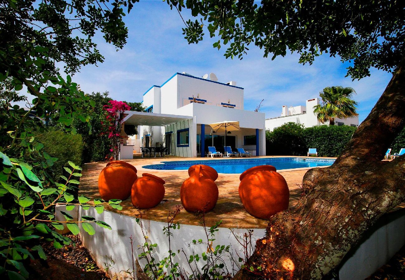 Villa en Tavira - Villa Domi/con jardín, piscina y vistas al mar 