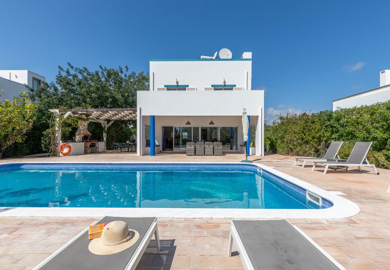 Villa en Tavira - Villa Domi/con jardín, piscina y vistas al mar 