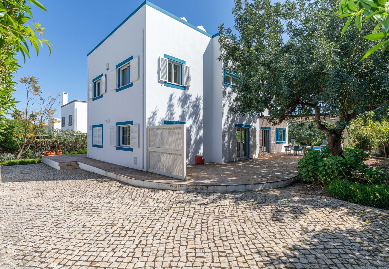 Villa en Tavira - Villa Domi/con jardín, piscina y vistas al mar 