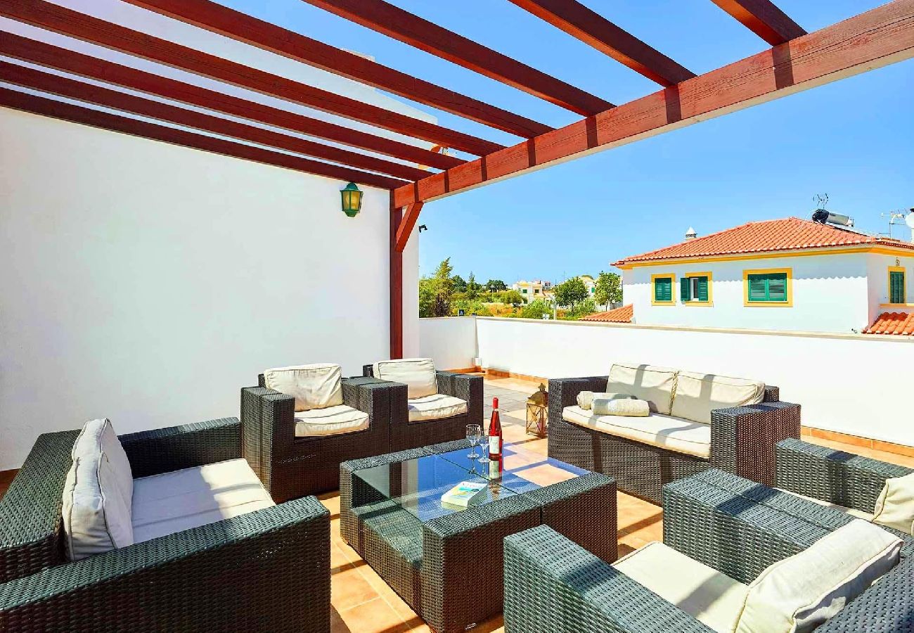 Villa en Altura - Casa Branca/Con piscina y solárium, playa 1km 