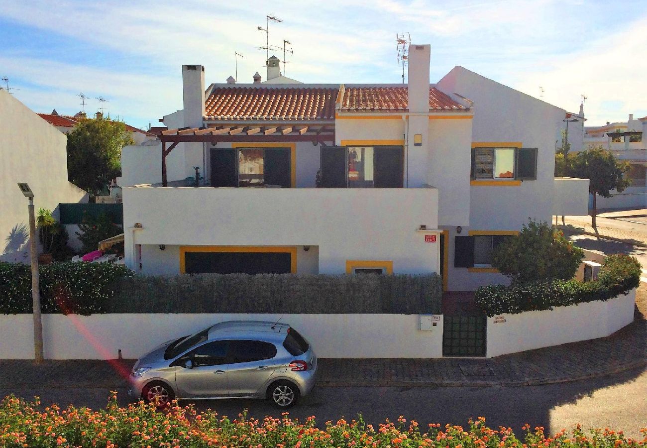 Villa en Altura - Casa Branca/Con piscina y solárium, playa 1km 