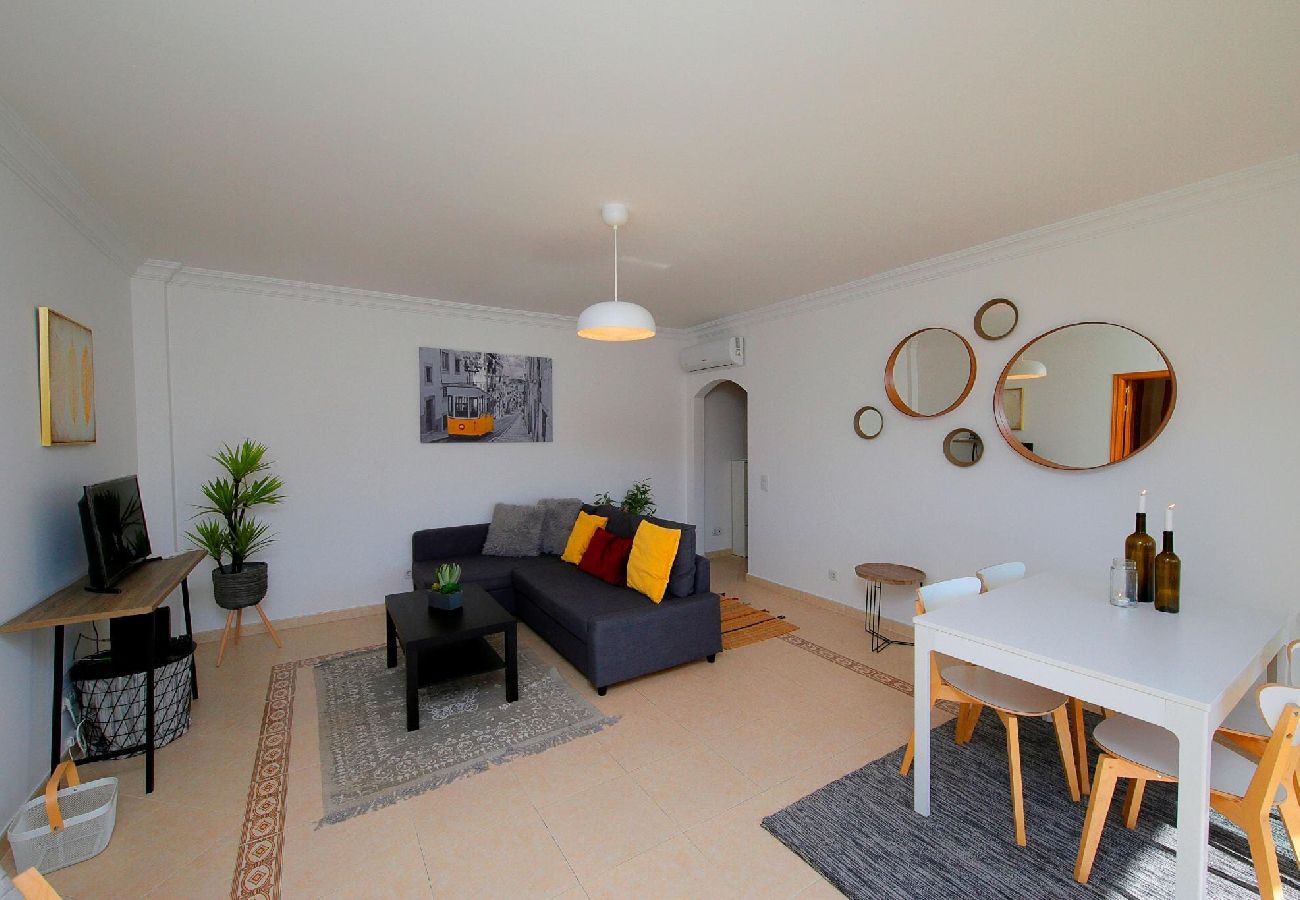 Apartamento en Tavira - Moni's Place/Apartamento moderno con balcón solea 