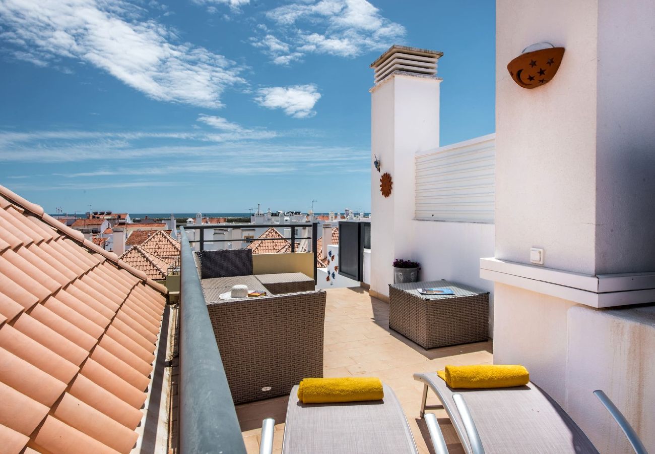 Apartamento en Cabanas de tavira - Apartamento Azul/Penthouse elegante con terraza y 