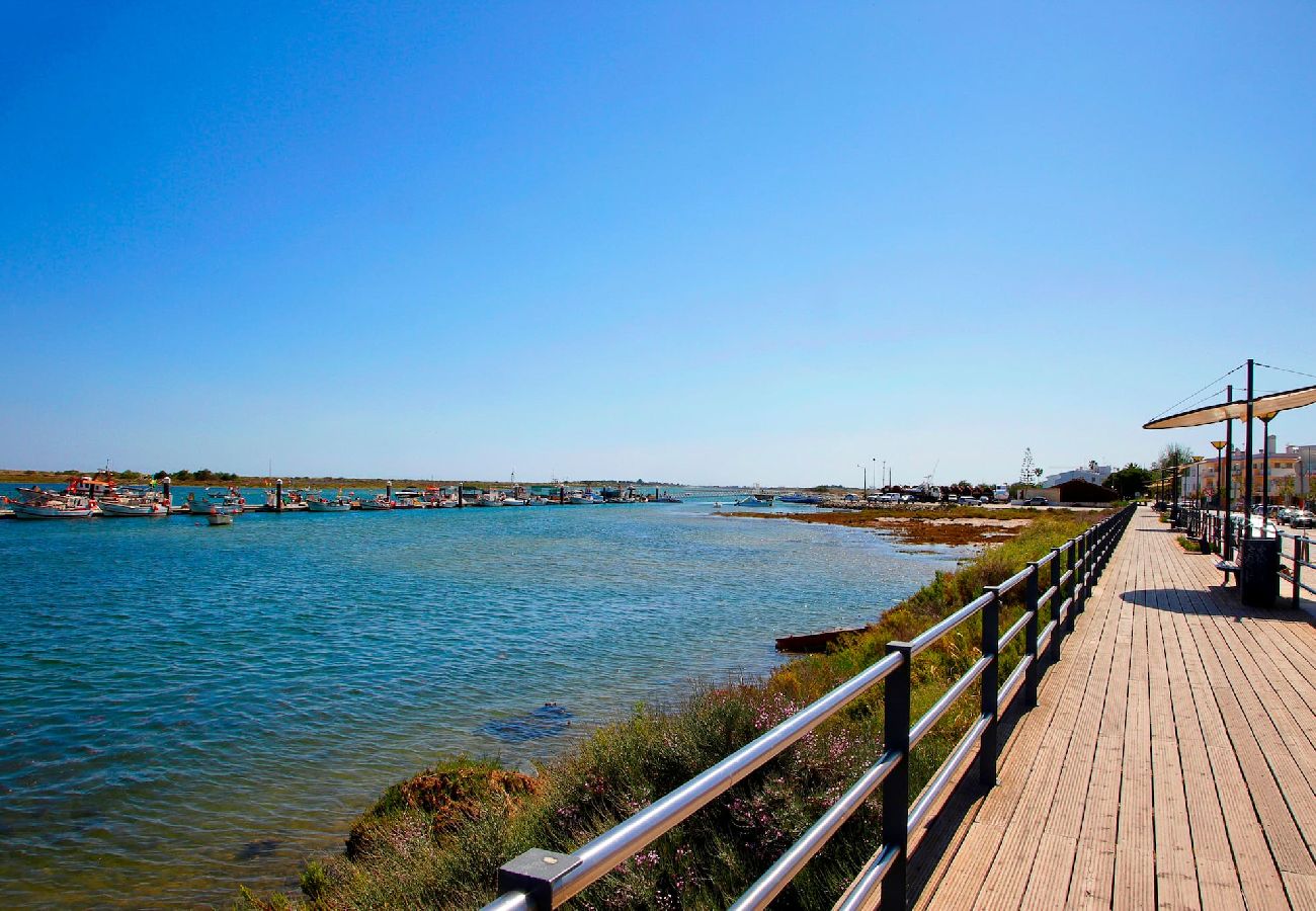 Apartamento en Cabanas de tavira - Apartamento Azul/Penthouse elegante con terraza y 