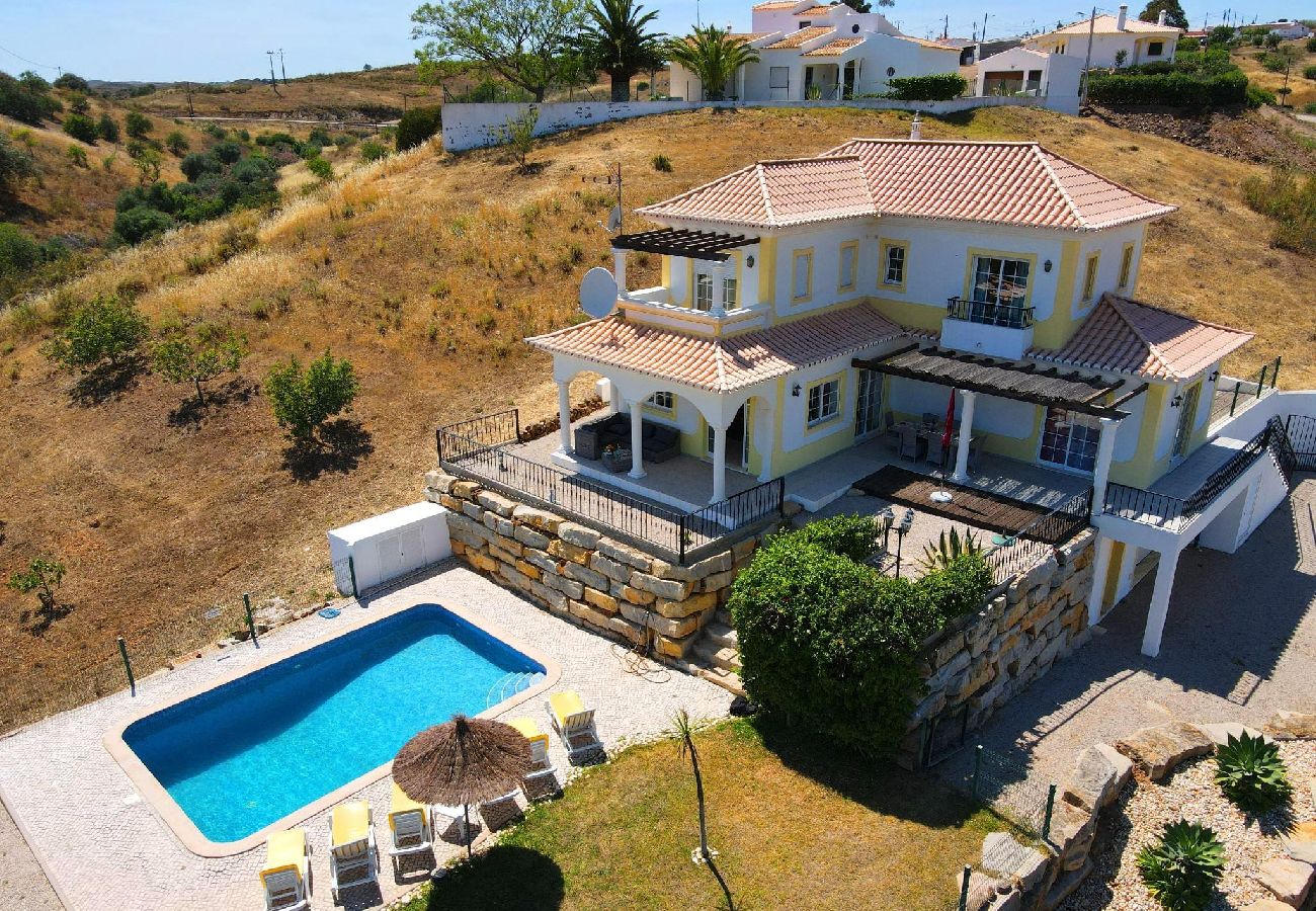 Villa à Tavira - «Petit Vignoble» / Endroit Calme et Rural avec Pi 