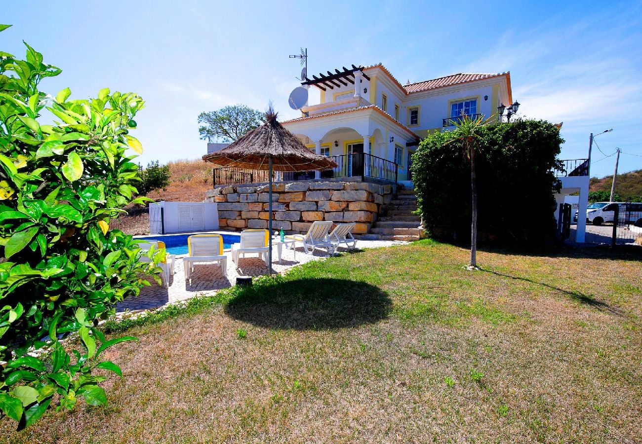 Villa à Tavira - «Petit Vignoble» / Endroit Calme et Rural avec Pi 