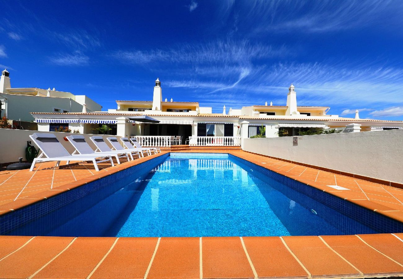 Villa à Castro Marim - Bela Vivenda/Jolie Villa Familiale avec Piscine & 