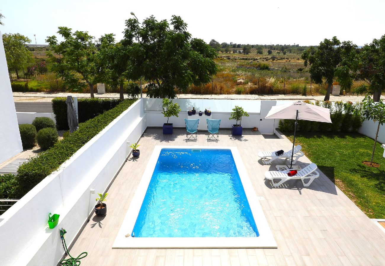 Villa à Santa Luzia - Villa Serena/Magnifique Villa Familiale avec Pisc 