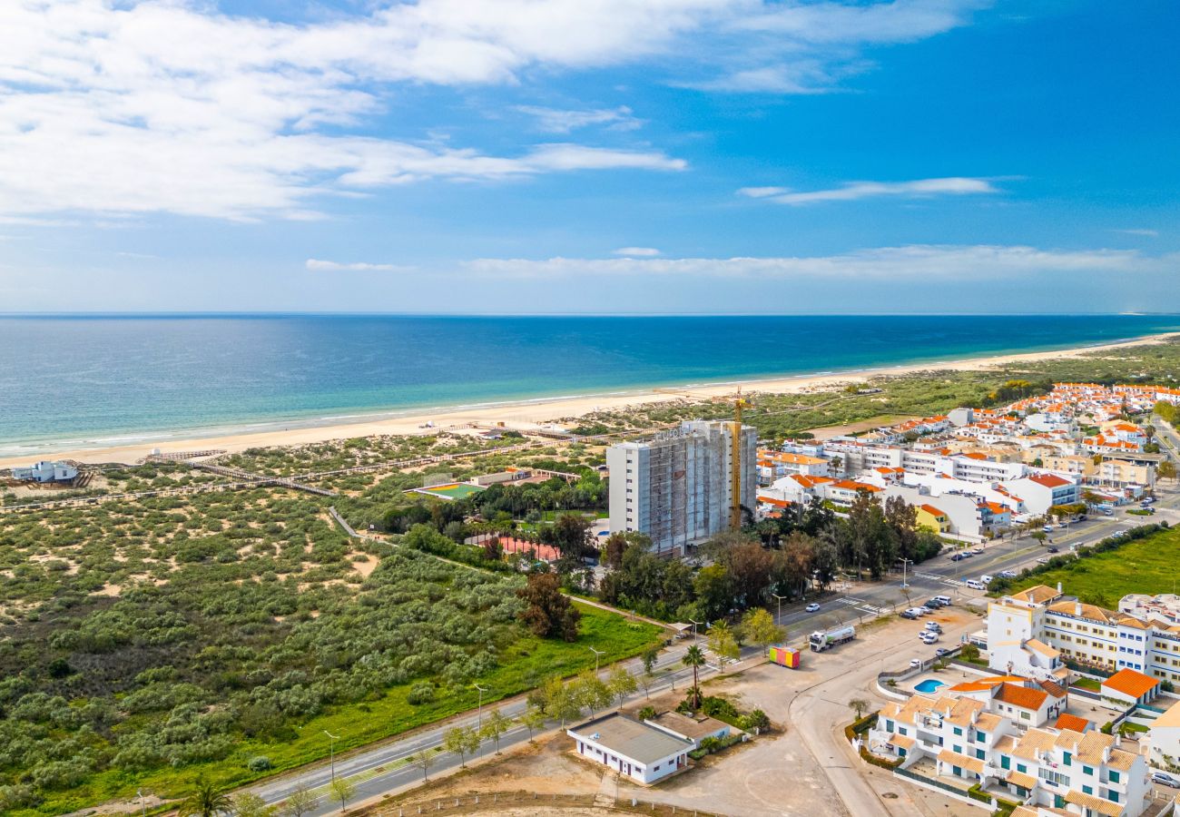 Villa em Altura - Villa Regato/Com Piscina, Perto da Praia e Vila 