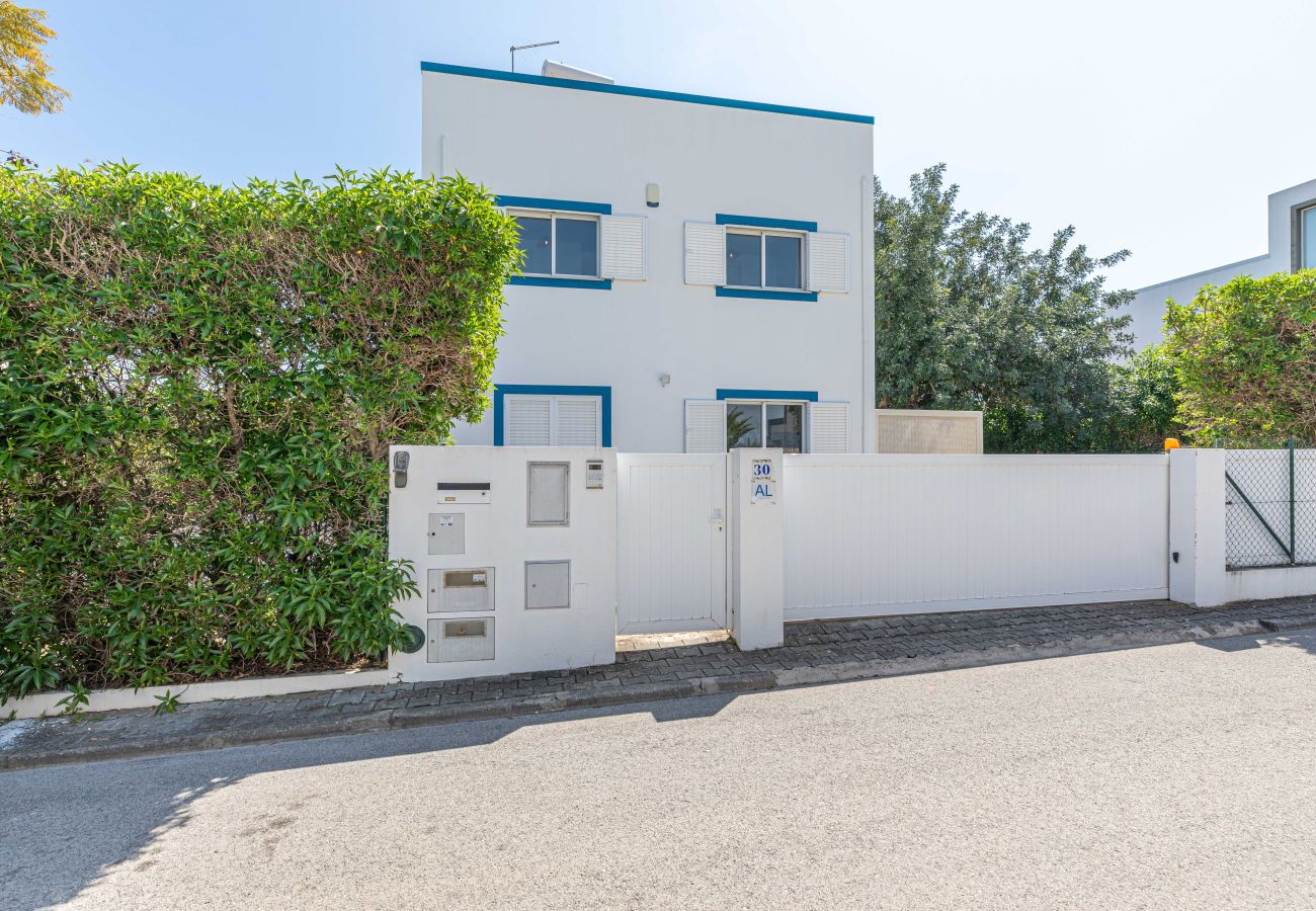 Villa em Tavira - Villa Domi/com jardim, piscina e vista para o mar 