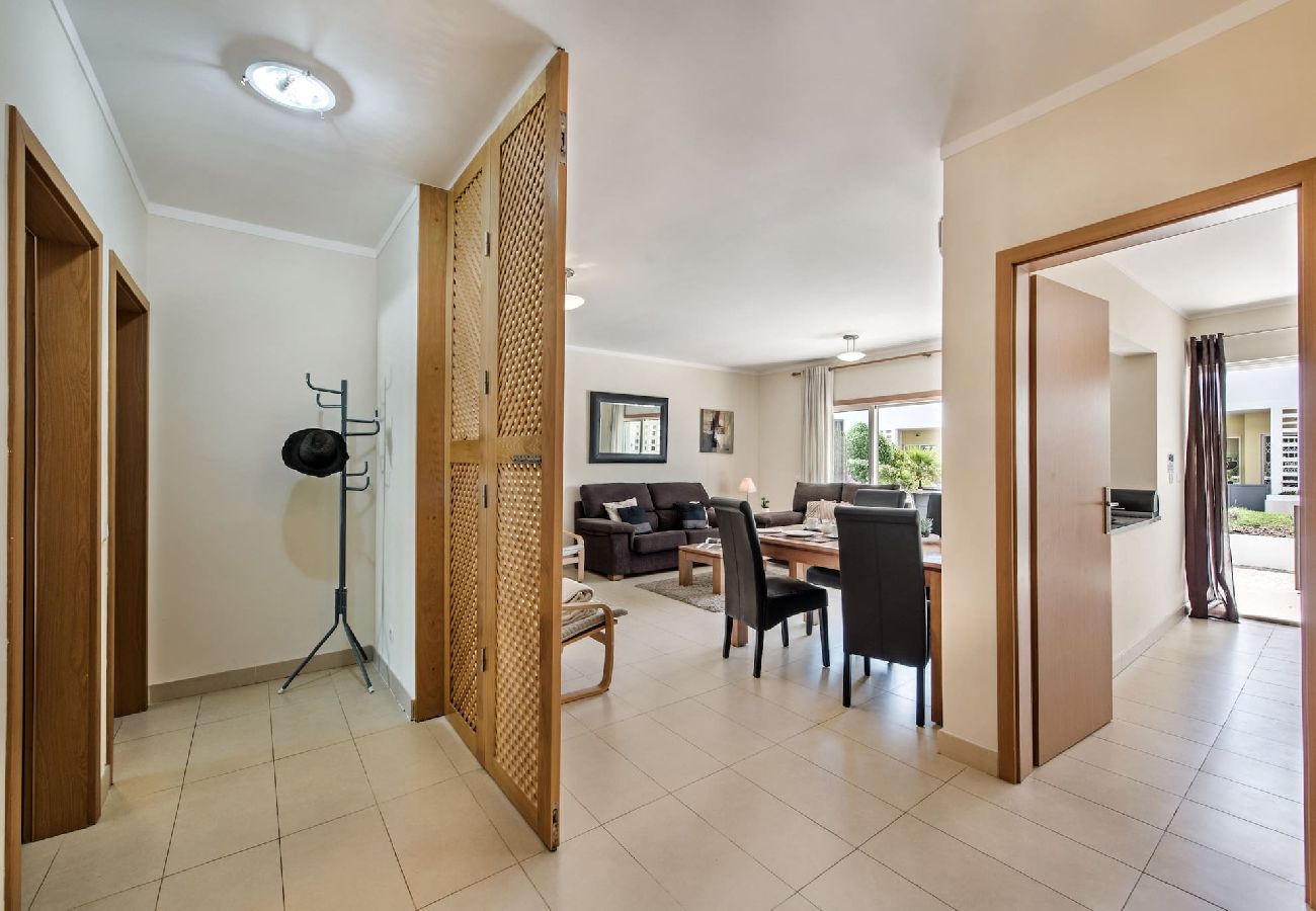 Apartamento em Cabanas de tavira - Apartamento Patricia/Pátio de jantar e piscina 