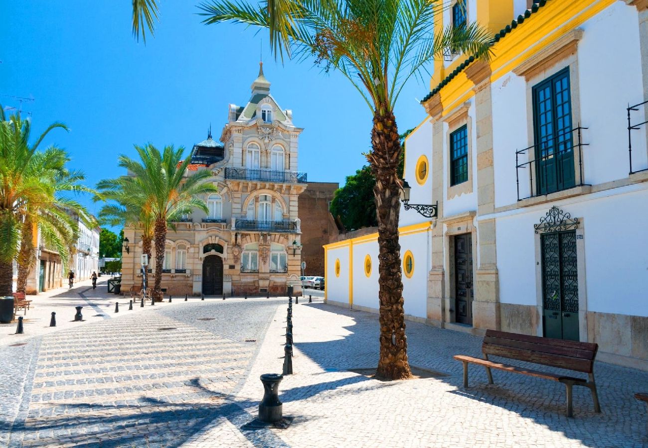 Townhouse in Tavira - Casa Amarela - Gorgeous 3 Bed House with Sun Deck 