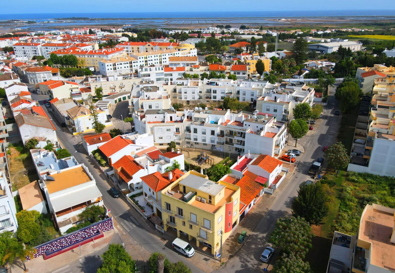 Townhouse in Tavira - Casa Amarela - Gorgeous 3 Bed House with Sun Deck 