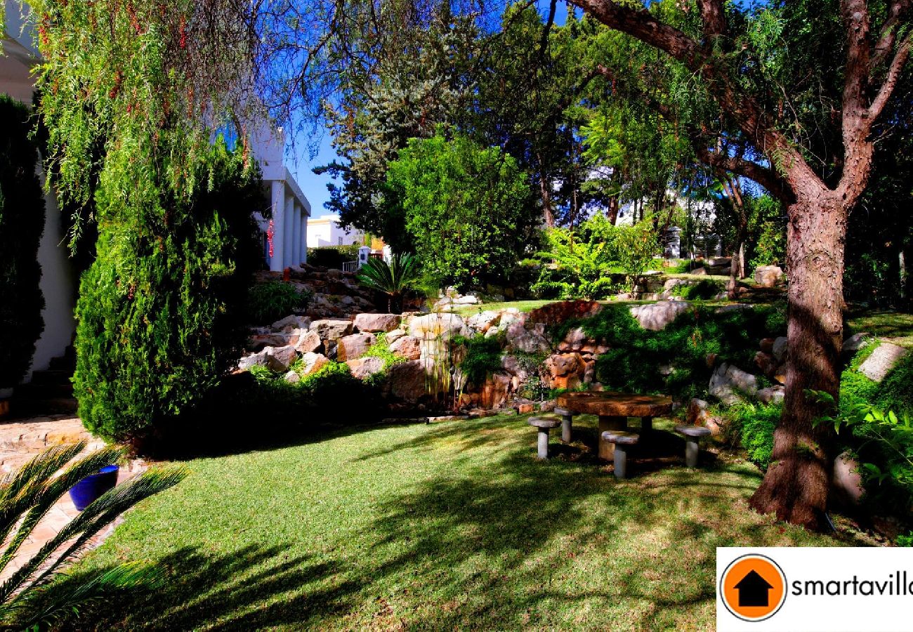 Villa in Tavira - Villa Jacaranda/Pool, Sea View & Mature Garden 