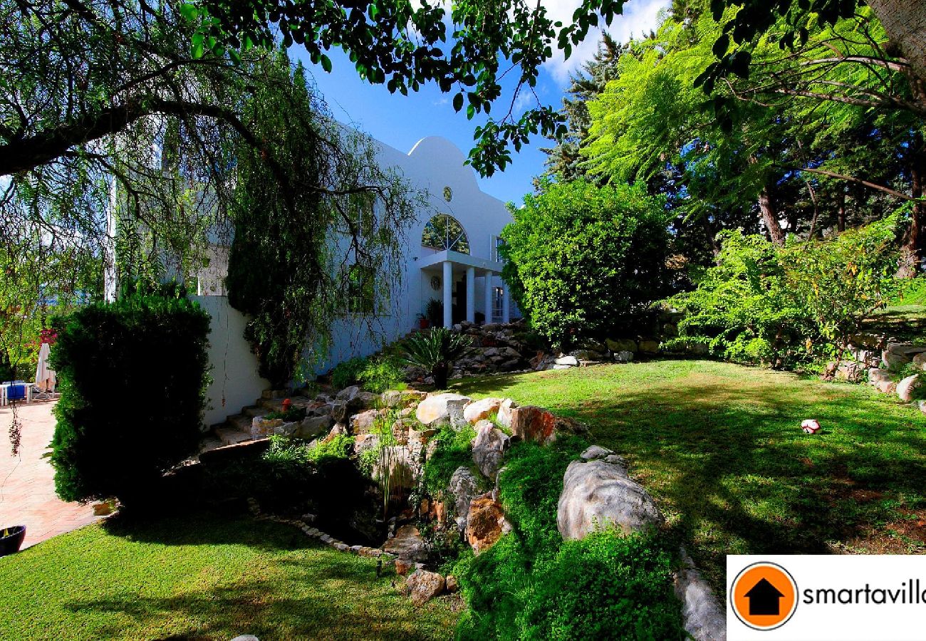 Villa in Tavira - Villa Jacaranda/Pool, Sea View & Mature Garden 