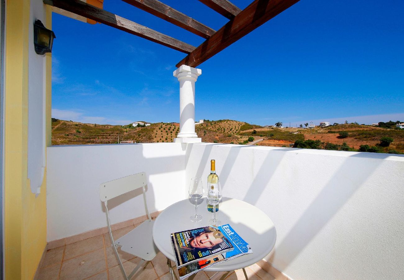 Villa in Tavira - “Little Vineyard”/ Quiet, Rural Location with Pool 