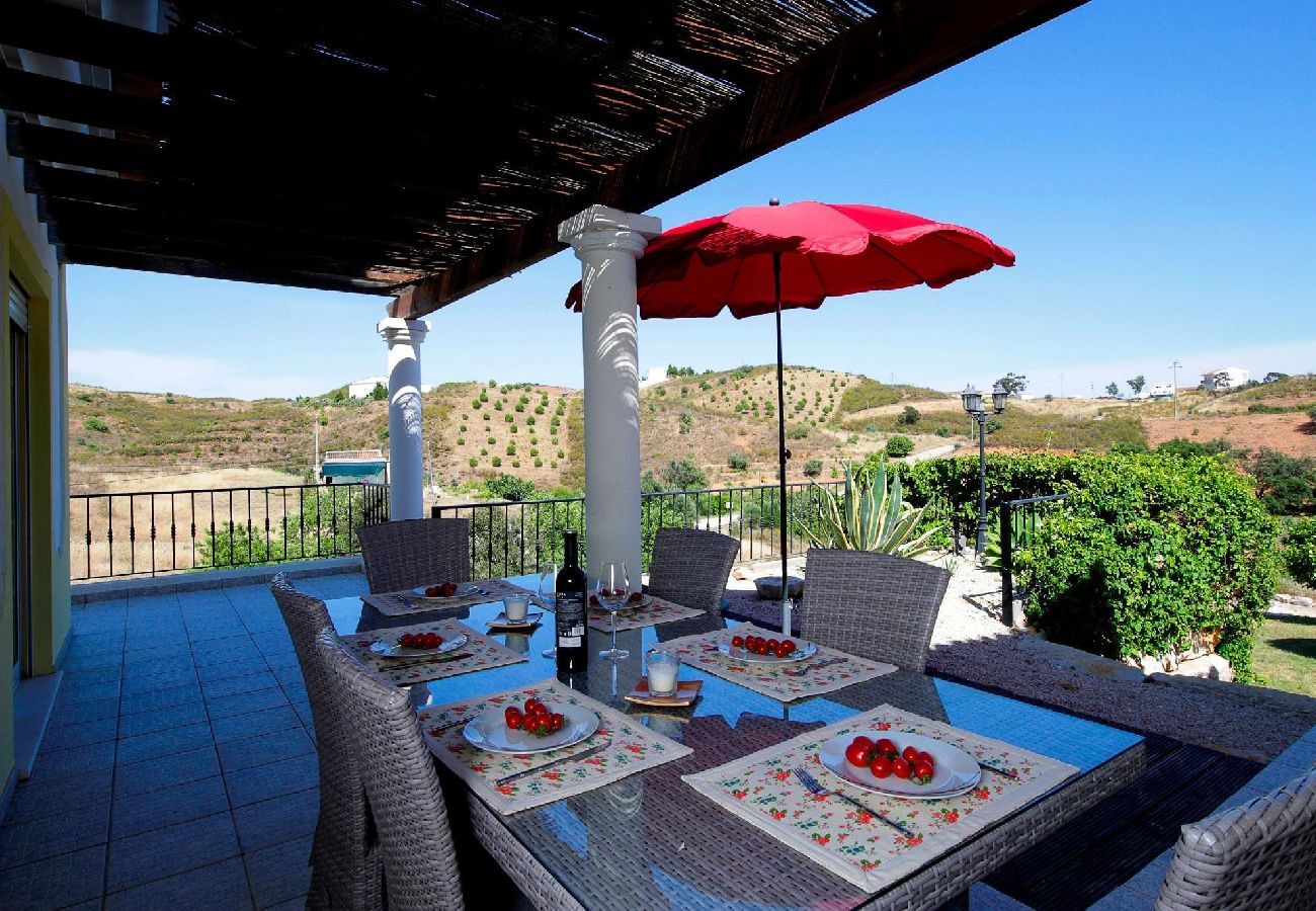 Villa in Tavira - “Little Vineyard”/ Quiet, Rural Location with Pool 