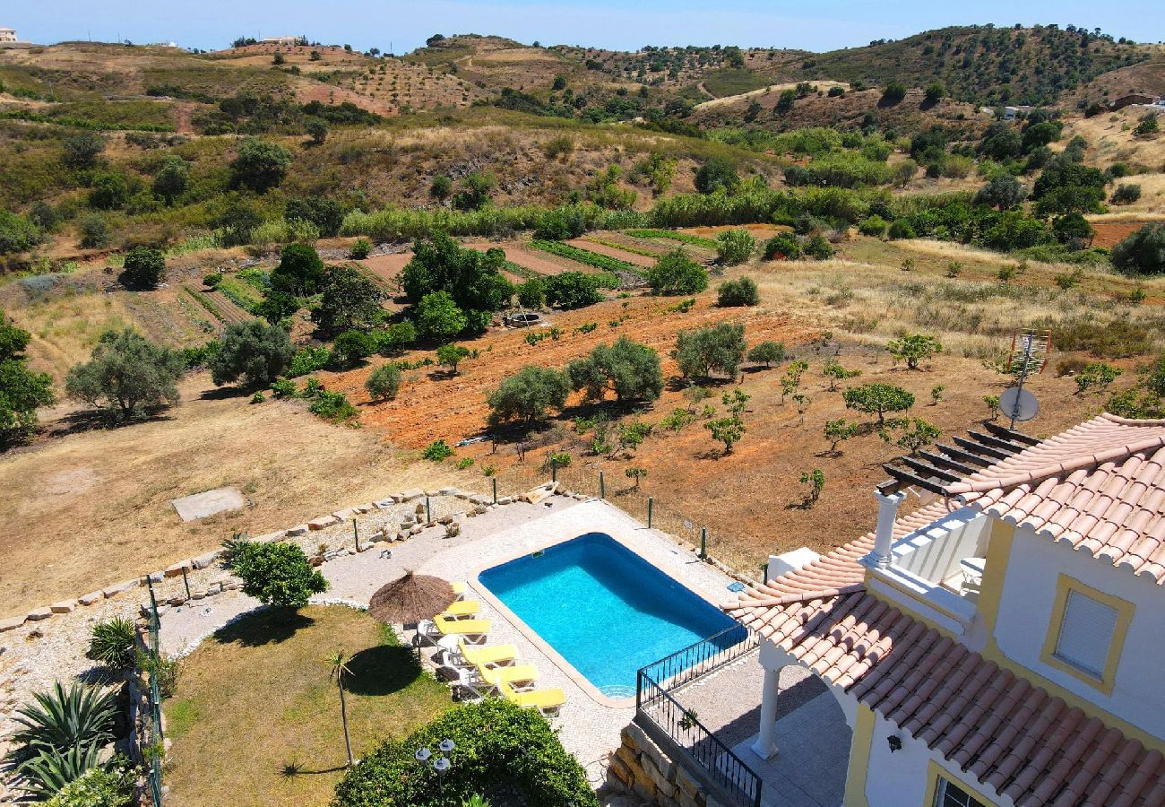 Villa in Tavira - “Little Vineyard”/ Quiet, Rural Location with Pool 