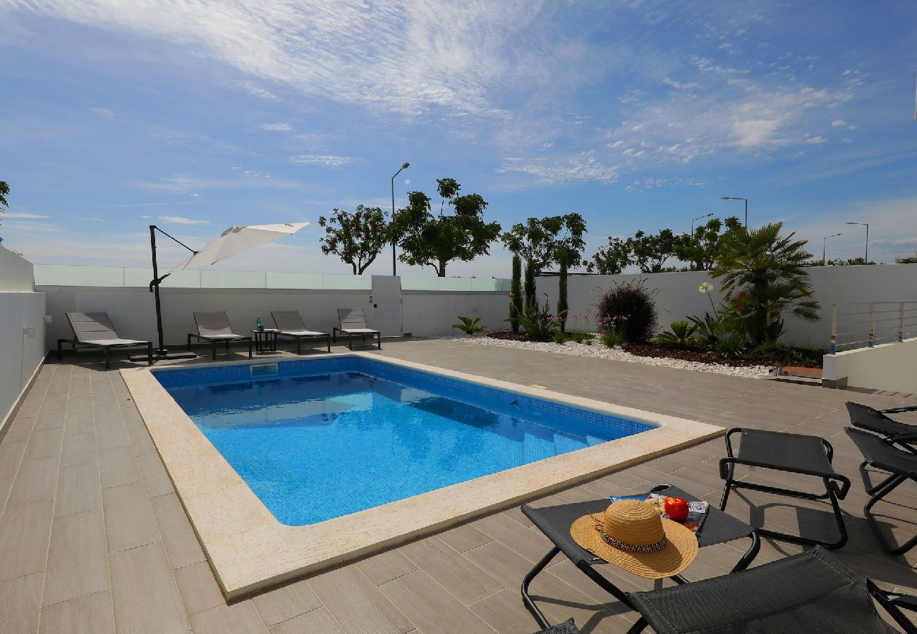 Villa in Santa Luzia - Villa Lucie/Executive Villa Close to Beaches 