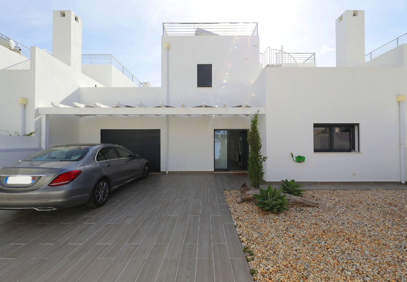 Villa in Santa Luzia - Villa Lucie/Executive Villa Close to Beaches 