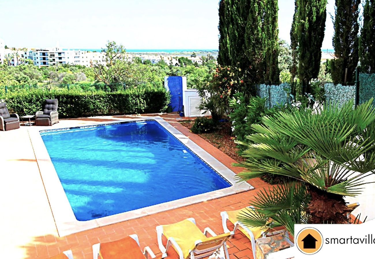 Villa in Tavira - Villa Rosa/Impressive Family House, Pool & Views 