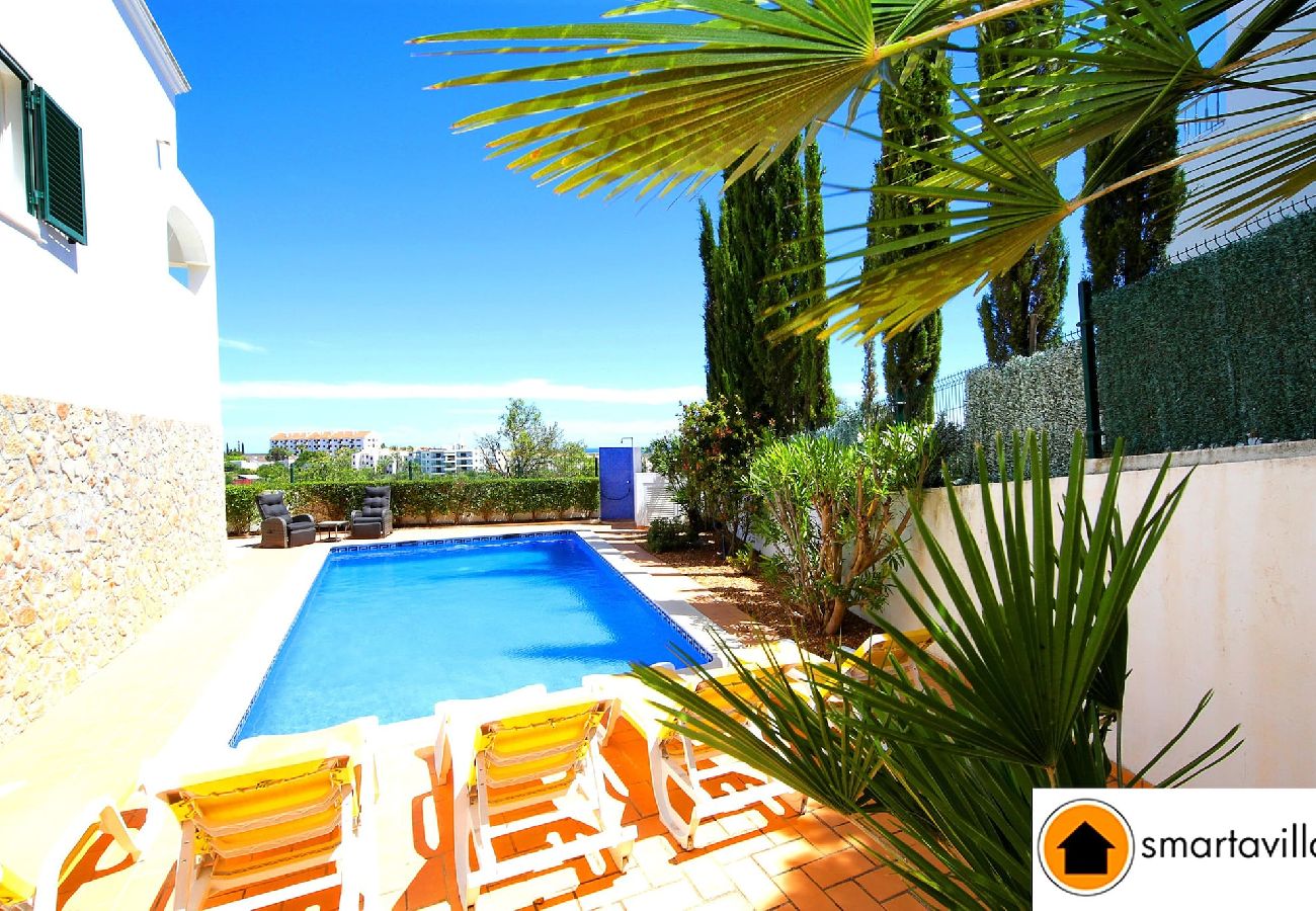 Villa in Tavira - Villa Rosa/Impressive Family House, Pool & Views 