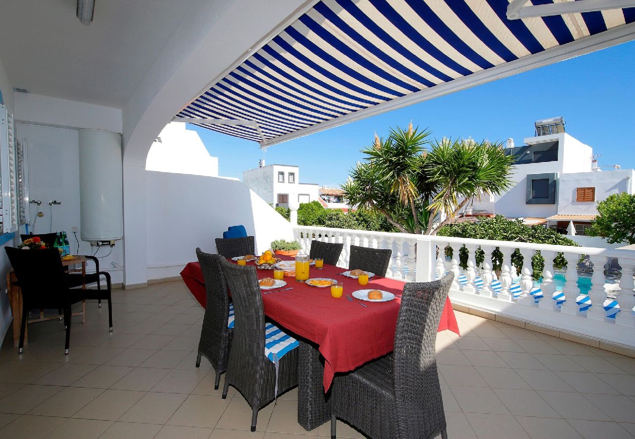 Villa in Santa Luzia - Villa Limoeiro with Pool/Village &Beach Ferry 250m 