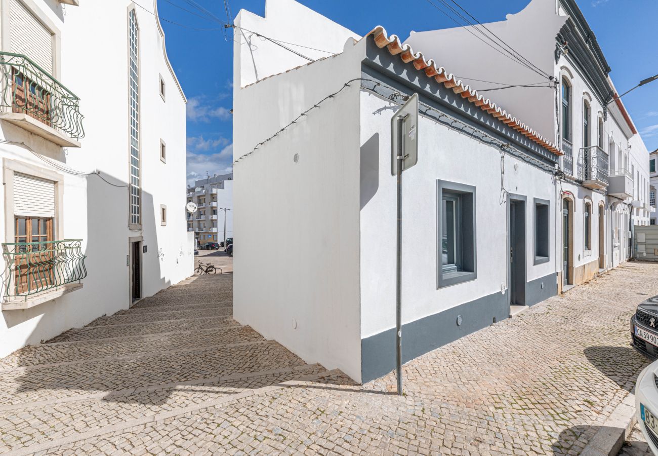 Apartment in Tavira - Casa Laurence-Cozy 1 Bed House w/ Outside Terrace