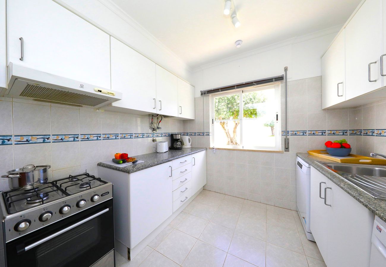 Townhouse in Tavira - Casa Tedi/Family Home with Communal Pool & Garden