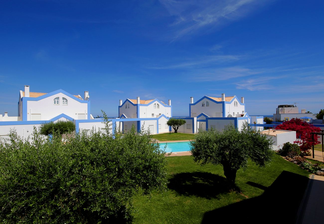 Townhouse in Tavira - Casa Tedi/Family Home with Communal Pool & Garden