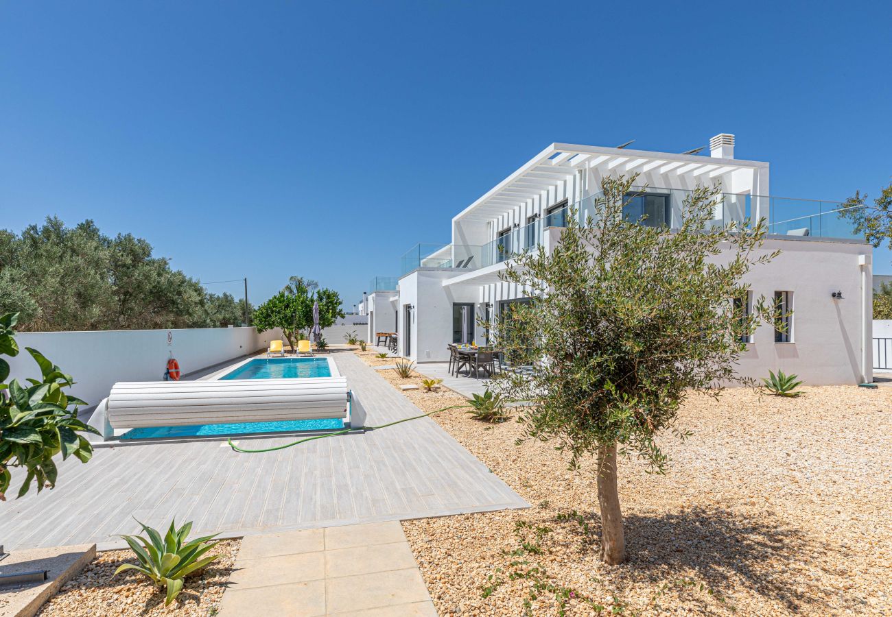 Villa in Santa Luzia - CASA BRANCA 7 BED, Fishing Village